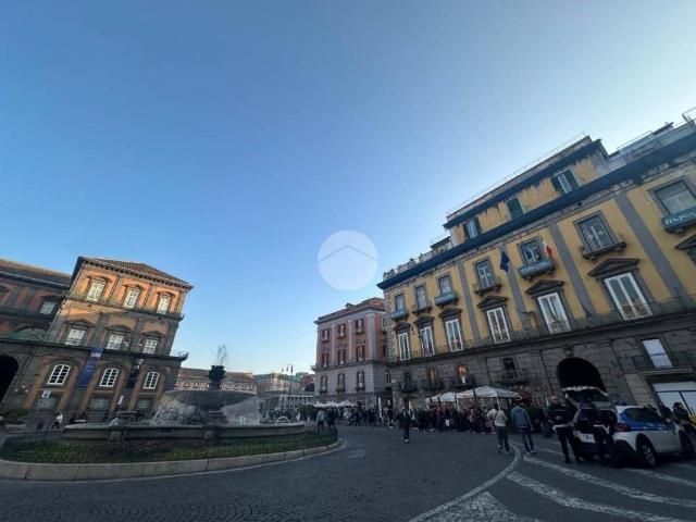 Locale Commerciale in vendita a Municipalità 1, Campania