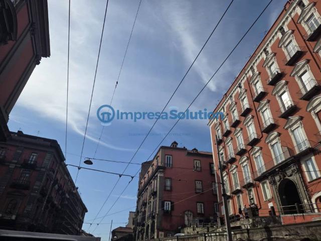 Locale Commerciale in vendita a Municipalità 2, Campania
