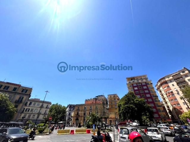 Locale Commerciale in vendita a Municipalità 5, Campania
