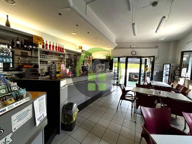 Locale Commerciale in vendita a Nembro, Lombardia