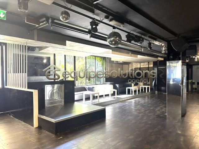 Locale Commerciale in vendita a Nembro, Lombardia