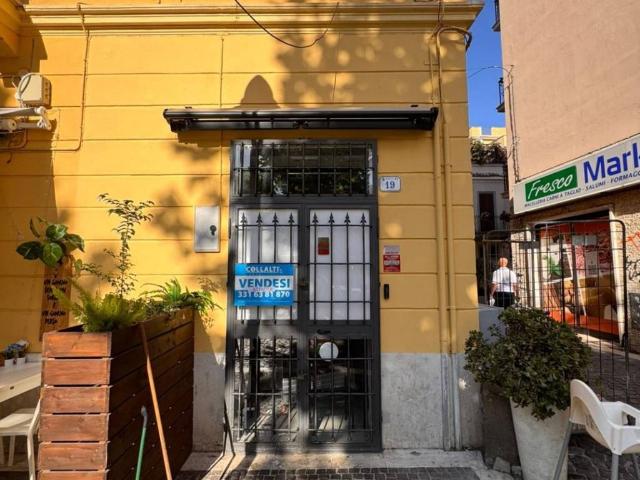 Locale Commerciale in vendita a Borgo Medievale, Roma Capitale