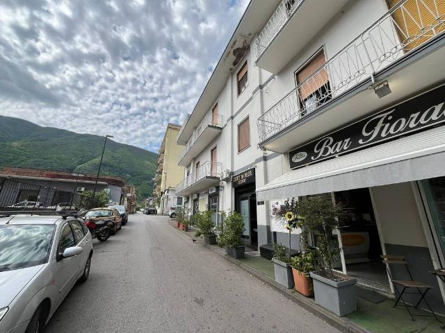 Locale Commerciale in vendita a Nocera Inferiore, Campania