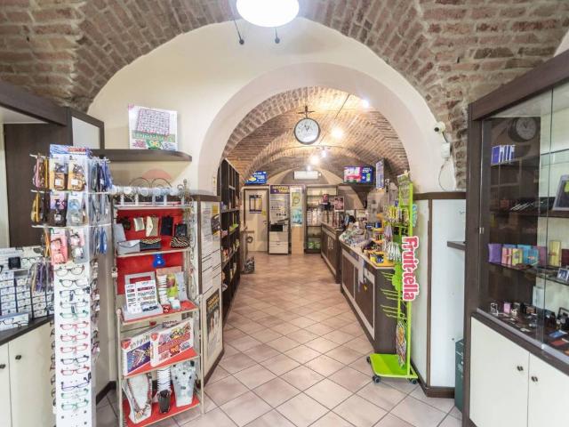 Locale Commerciale in vendita a Noceto, Reggio Emilia