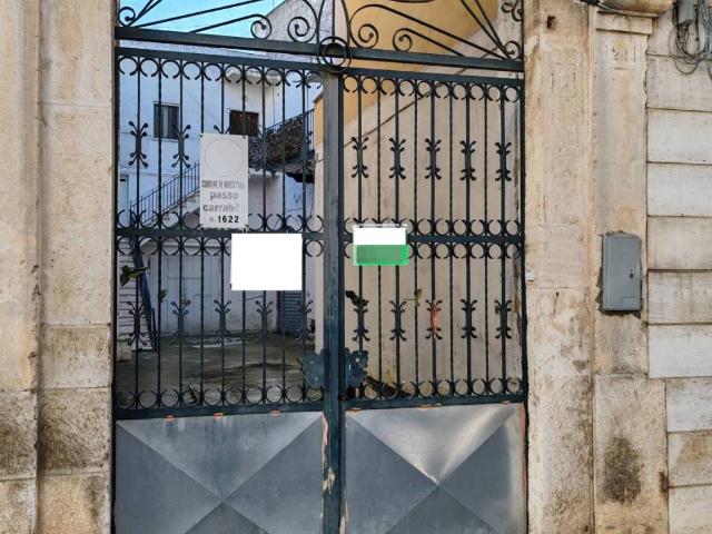 Locale Commerciale in vendita a Puglia, Bari