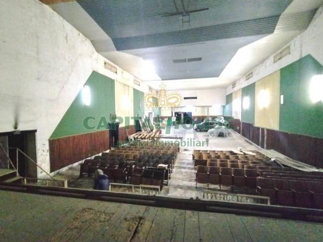 Locale Commerciale in vendita a Nola, Campania