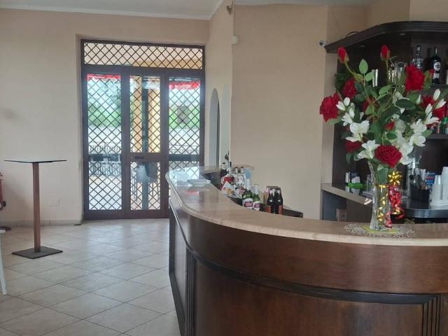 Locale Commerciale in vendita a Nola, Campania
