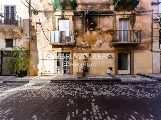 Locale Commerciale in vendita a Noto, Sicilia