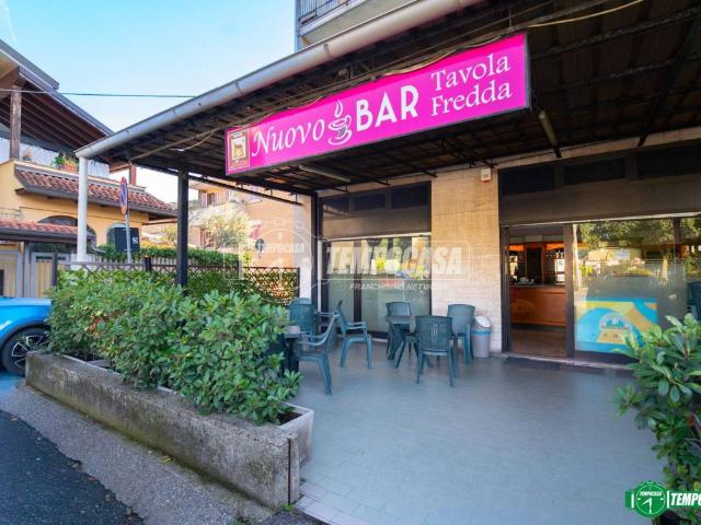 Locale Commerciale in vendita a Nova Milanese, Monza e della Brianza
