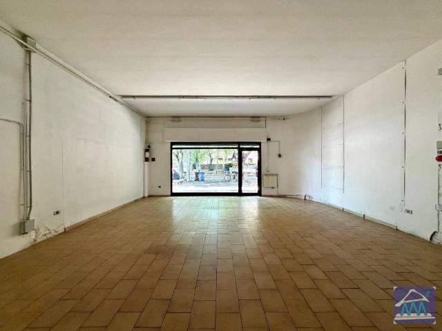Locale Commerciale in vendita a Unione delle Terre d'Argine, Novi Di Modena