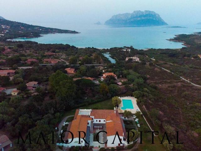 Locale Commerciale in vendita a San Pantaleo, Sardigna/Sardegna