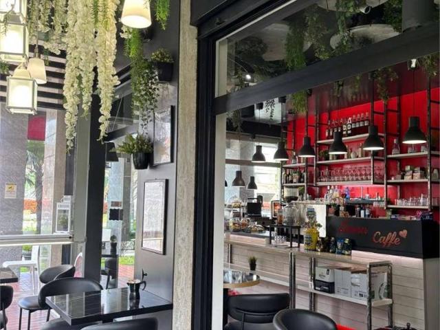 Locale Commerciale in vendita a Locate Triulzi, Lombardia