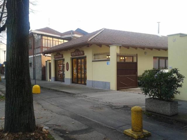 Locale Commerciale in vendita a Piemonte, Torino