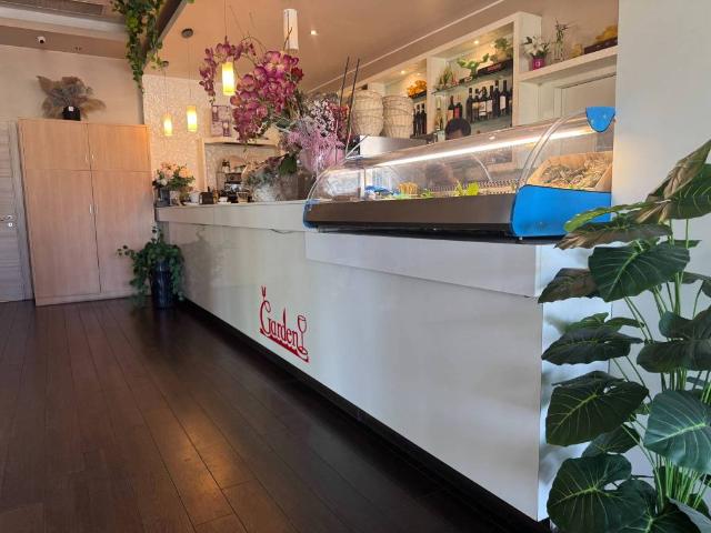 Locale Commerciale in vendita a Villa Regina, Origgio