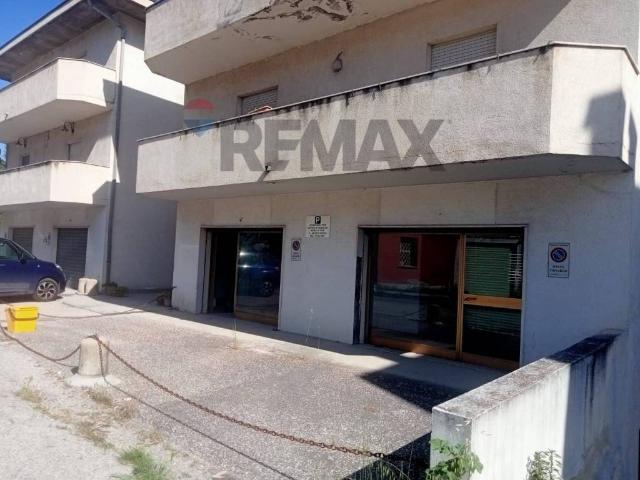 Locale Commerciale in vendita a Orsogna, Abruzzo