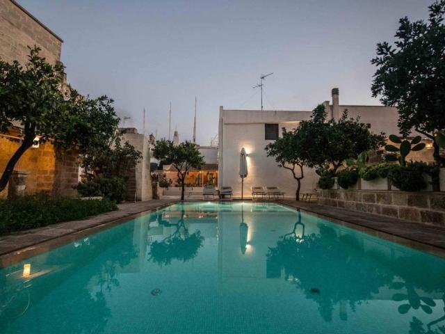 Locale Commerciale in vendita a Puglia, Lecce