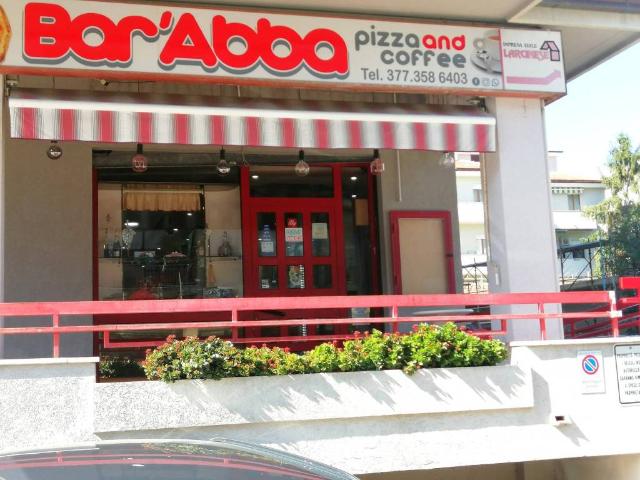 Locale Commerciale in vendita a Ciampino, Ortona