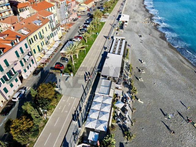 Locale Commerciale in vendita a Ospedaletti, Liguria