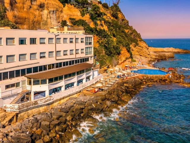 Locale Commerciale in vendita a Ospedaletti, Liguria