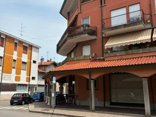 Locale Commerciale in vendita a Ossona, Lombardia