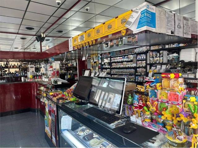 Locale Commerciale in vendita a Puglia, Brindisi