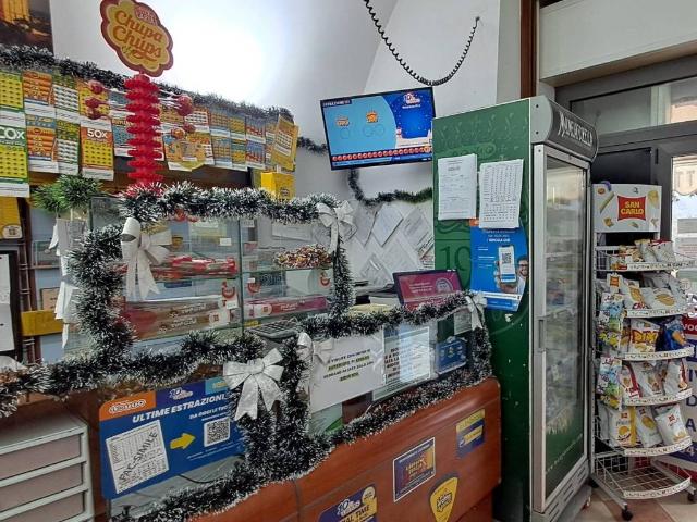 Locale Commerciale in vendita a Puglia, Brindisi