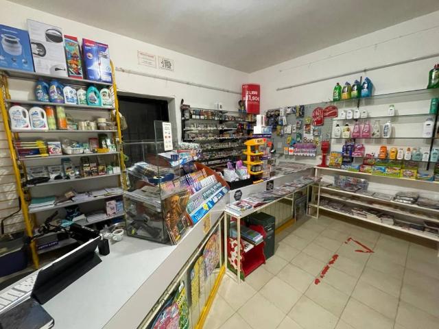 Locale Commerciale in vendita a Rosa Marina di Ostuni, Puglia