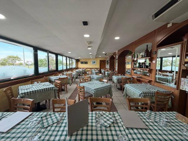 Locale Commerciale in vendita a Unione dei comuni Savena-Idice, Ozzano Dell'emilia