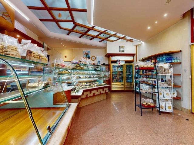 Locale Commerciale in vendita a Unione dei comuni Savena-Idice, Ozzano Dell'emilia