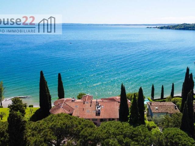 Locale Commerciale in vendita a Padenghe Sul Garda, Lombardia