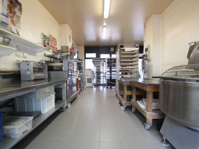 Locale Commerciale in vendita a Zona Omogenea Milano Nord, Paderno Dugnano