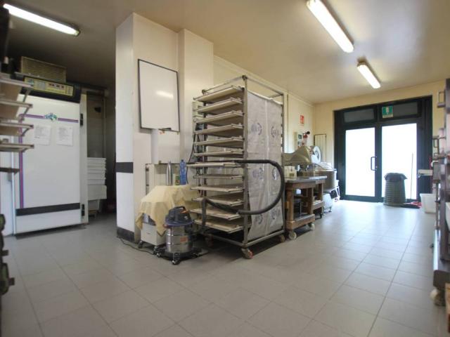 Locale Commerciale in vendita a Zona Omogenea Milano Nord, Paderno Dugnano
