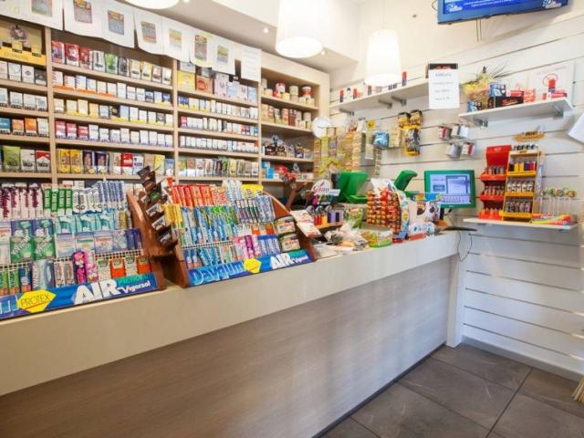 Locale Commerciale in vendita a Sacra Famiglia, Padova