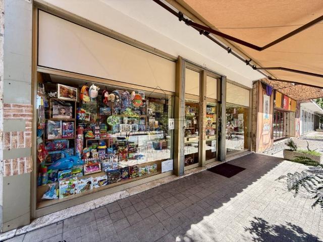 Locale Commerciale in vendita a Sant'Osvaldo, Padova