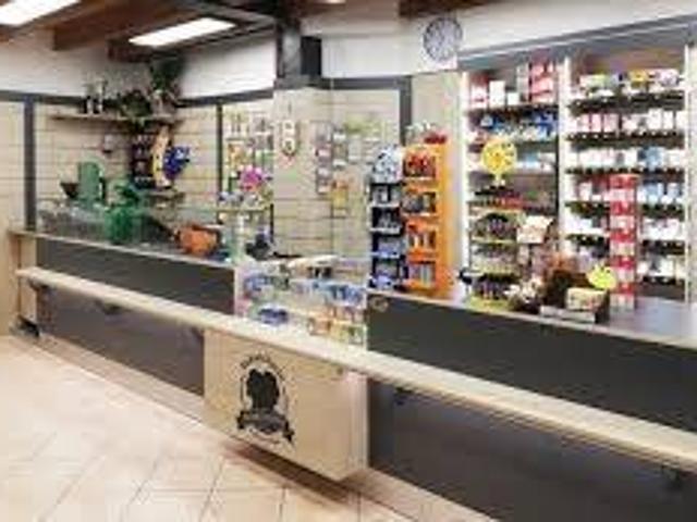 Locale Commerciale in vendita a Stanga, Padova