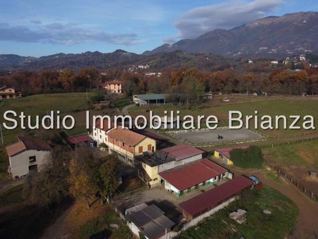 Locale Commerciale in vendita a Palazzago, Lombardia