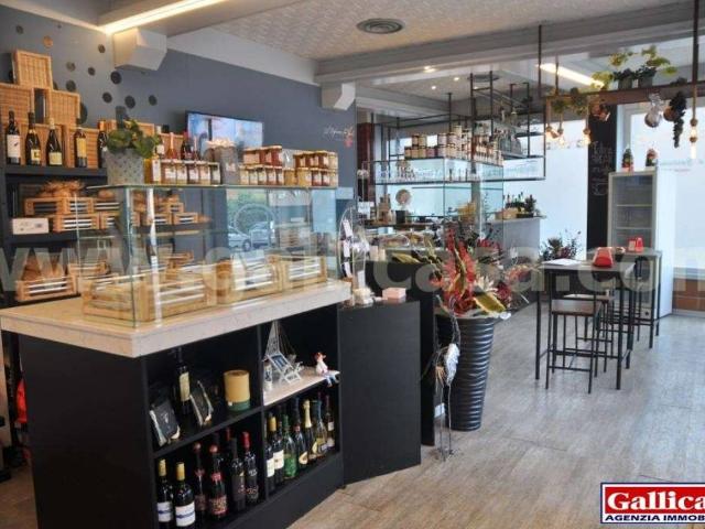 Locale Commerciale in vendita a San Rocco, Palazzolo Sull'oglio