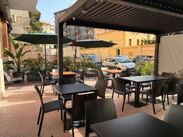 Locale Commerciale in vendita a IV Circoscrizione, Palermo