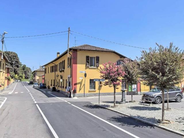 Locale Commerciale in vendita a Pandino, Lombardia
