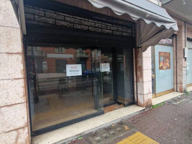 Locale Commerciale in vendita a San Leonardo, Sorbolo