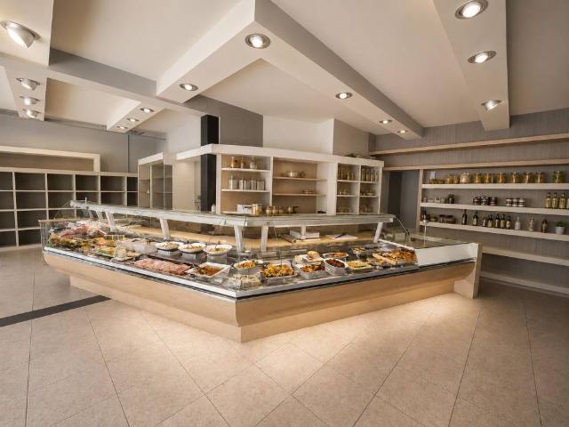 Locale Commerciale in vendita a San Martino, Sorbolo