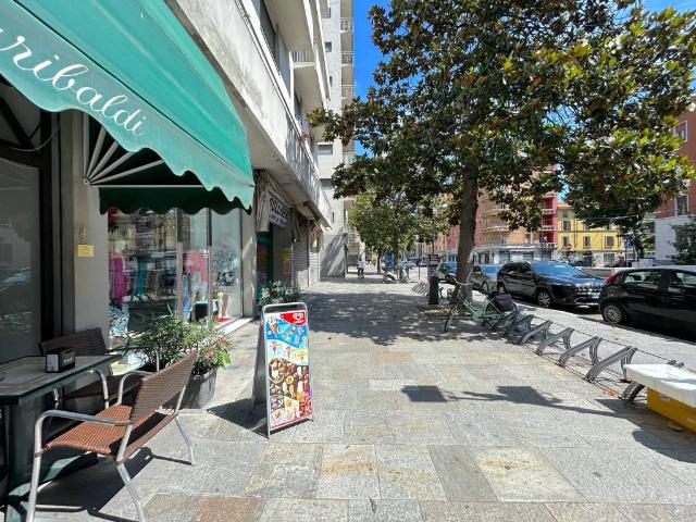 Locale Commerciale in vendita a Parma Centro, Sorbolo