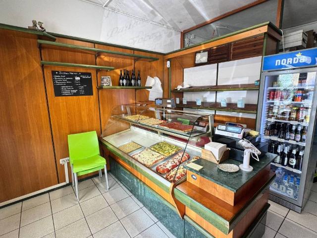 Locale Commerciale in vendita a San Martino, Sorbolo