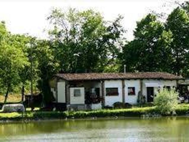 Locale Commerciale in vendita a Parma Centro, Sorbolo