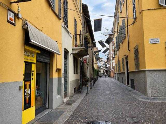 Locale Commerciale in vendita a Parma Centro, Sorbolo