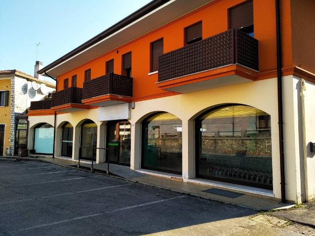 Locale Commerciale in vendita a Fonte, Pederobba