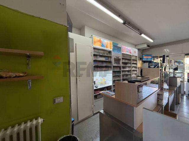 Locale Commerciale in vendita a Pedrengo, Lombardia