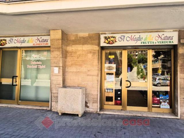 Locale Commerciale in vendita a Madonna Alta, Cenerente