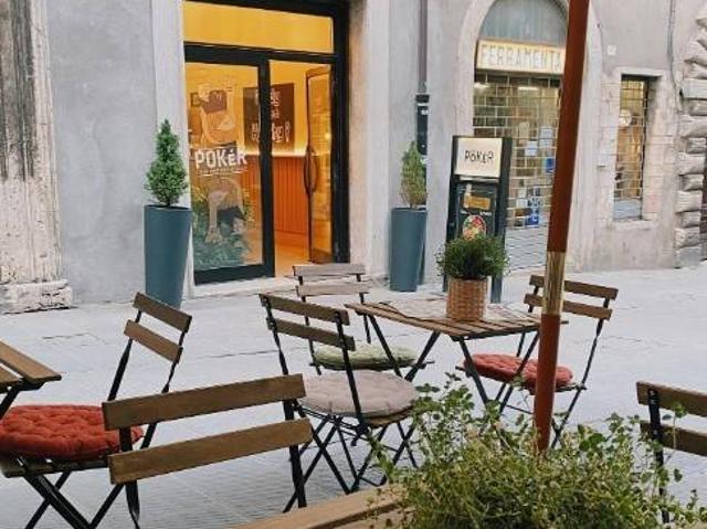 Locale Commerciale in vendita a Sant'Erminio, Cenerente