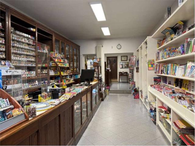 Locale Commerciale in vendita a Ponte San Giovanni, Cenerente